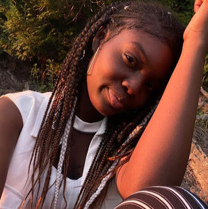 Meet your Posher, Nasrine